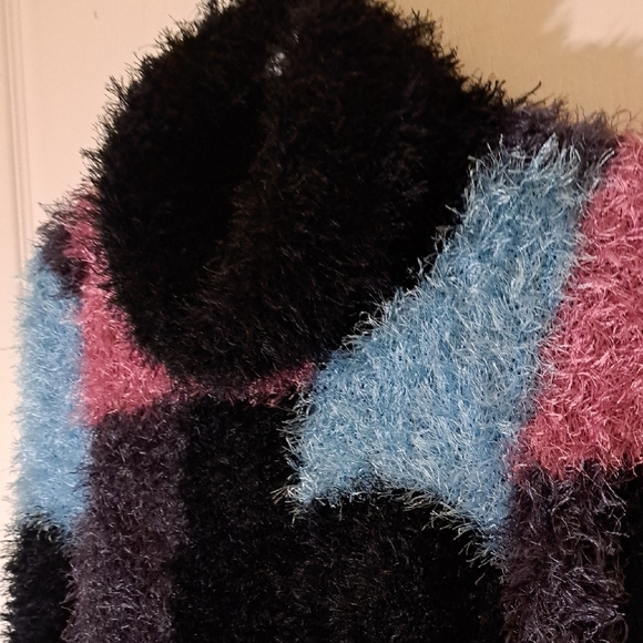 ✨ Y2K Fuzzy Colorblock Turtleneck | Retro Statement Sweater - Picture 7 of 9